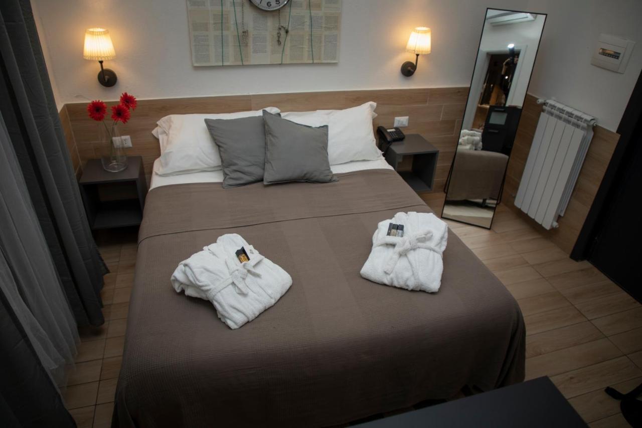 Hotel Ideal Napoli Esterno foto